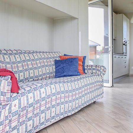 Modern Home With Private Parking Near The Station! Лука Екстериор снимка