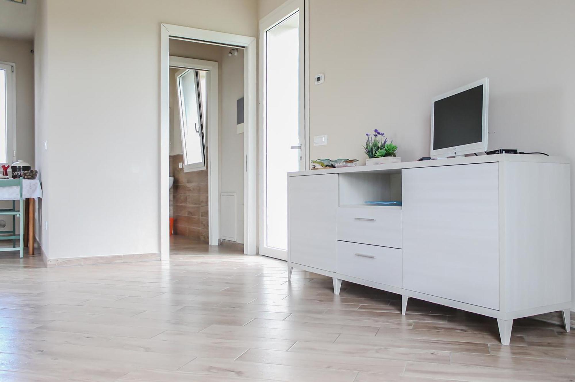 Modern Home With Private Parking Near The Station! Лука Екстериор снимка
