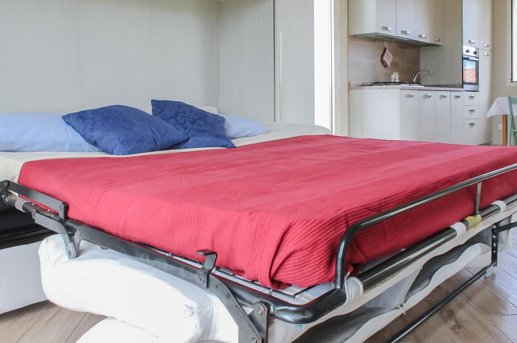 Modern Home With Private Parking Near The Station! Лука Екстериор снимка